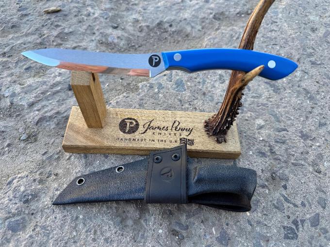 5 inch pit pony hunting knife in blue