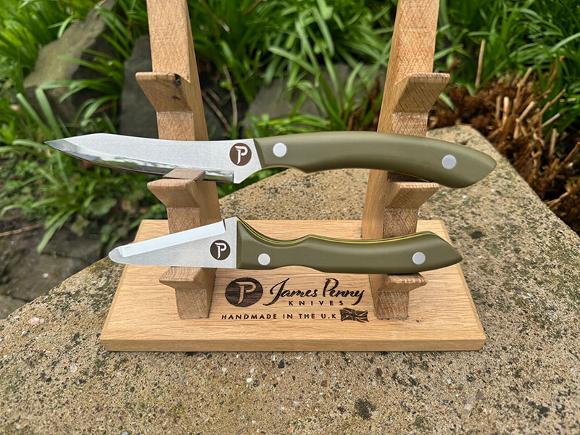 hunting knife set in green