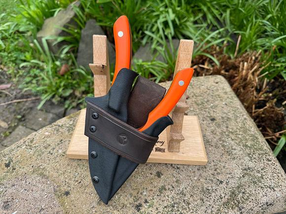 hunting knife set in sheath
